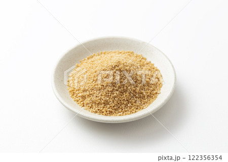 白背景に甜菜糖 122356354