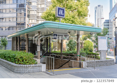 大阪市中央区船場中央一丁目 大阪メトロ(地下鉄)堺筋本町駅 15番入口 大阪市中央区船場中央一丁目 大阪メトロ(地下鉄)堺筋本町駅 15番入口 122357849