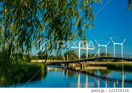 （とやまビューポイント）二町潟横断橋　十二町潟水郷公園　氷見市　7月 122359128