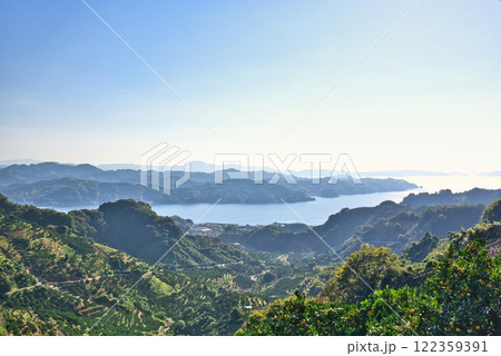 法華津トンネル出口から農道に入った所から眺める景色 法華津トンネル出口から農道に入った所から眺める景色 122359391