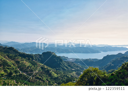 法華津トンネル出口から農道に入った所から眺める景色 122359511