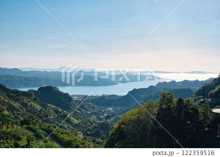 法華津トンネル出口から農道に入った所から眺める景色 122359516
