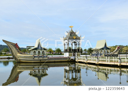 モスクの中庭 122359643