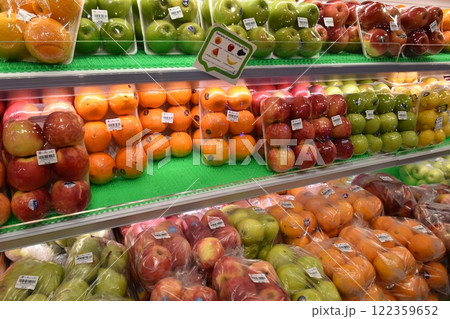 海外のスーパーマーケット 122359652