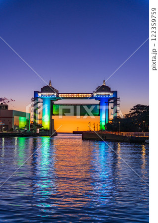 【静岡県】新装なった沼津市大型展望水門びゅーお ライトアップLED化 【静岡県】新装なった沼津市大型展望水門びゅーお ライトアップLED化 122359759