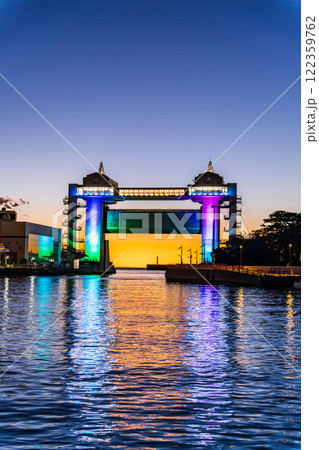 【静岡県】新装なった沼津市大型展望水門びゅーお ライトアップLED化 【静岡県】新装なった沼津市大型展望水門びゅーお ライトアップLED化 122359762