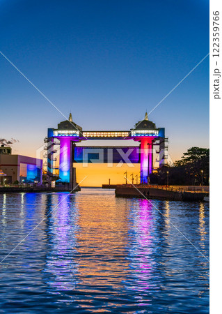 【静岡県】新装なった沼津市大型展望水門びゅーお　ライトアップLED化 122359766