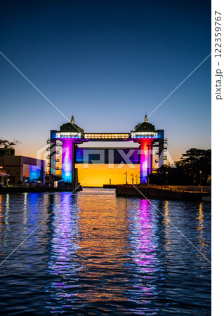 【静岡県】新装なった沼津市大型展望水門びゅーお　ライトアップLED化 122359767