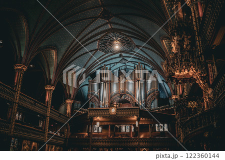 荘厳な大聖堂（ノートルダム聖堂） 122360144