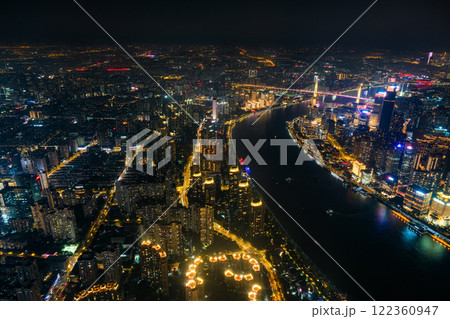 中国 上海市、上海中心の展望台から見る夜景 中国 上海市、上海中心の展望台から見る夜景 122360947