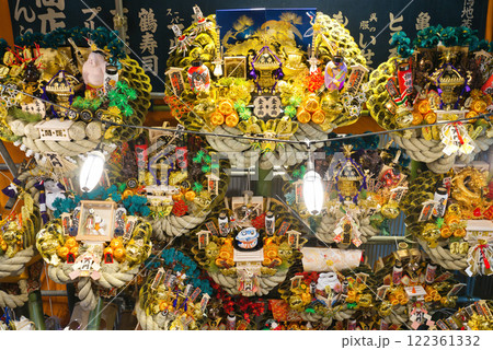 酉の市　熊手　商売繁盛　色鮮やか　家内安全　神社　和　年末　豪華　正 122361332