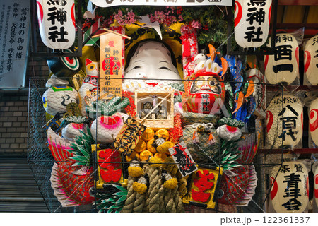 酉の市　熊手　商売繁盛　色鮮やか　家内安全　神社　和　年末　豪華　正 122361337