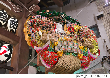 酉の市　熊手　商売繁盛　色鮮やか　家内安全　神社　和　年末　豪華　正 122361341