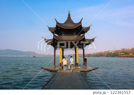 中国 浙江省杭州市、世界遺産の西湖、集賢亭 中国 浙江省杭州市、世界遺産の西湖、集賢亭 122361557