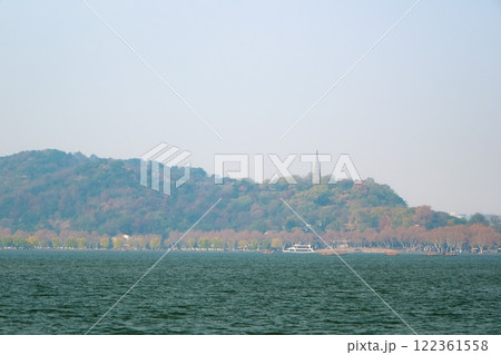 中国 浙江省杭州市、世界遺産の西湖 中国 浙江省杭州市、世界遺産の西湖 122361558