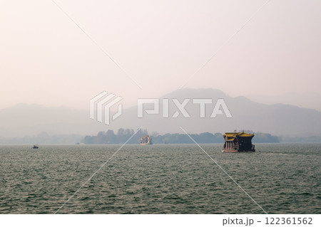 中国 浙江省杭州市、世界遺産の西湖 中国 浙江省杭州市、世界遺産の西湖 122361562