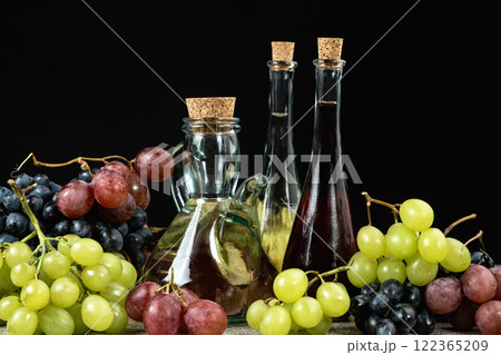 White Wine Vinegar and Red Wine Vinegar in Vinegar Bowls. 122365209