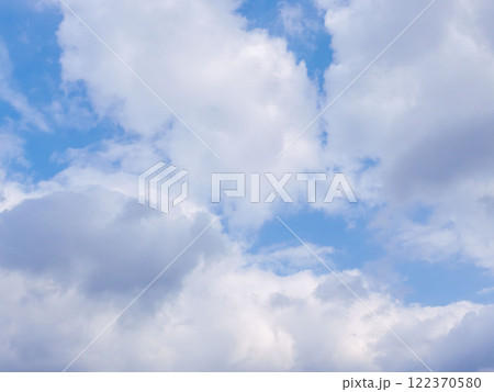 1月の空の白い雲202 1月の空の白い雲202 122370580