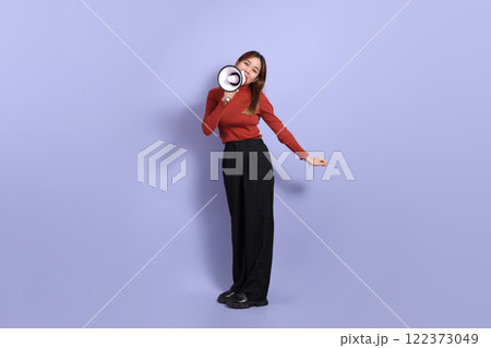 Cute Asian Woman Cute Asian Woman 122373049