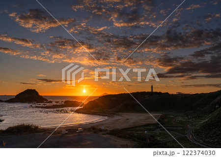 《静岡県》伊豆半島・爪木崎の夜明け 122374030