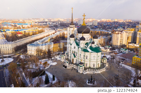 Annunciation Cathedral and the city center of Voronezh in winter 122374924