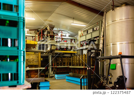 Room for pressing of apples in Asturian Sidreria 122375487