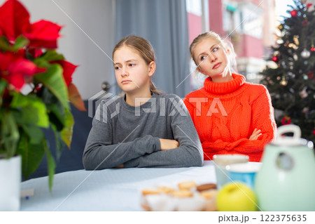Quarrel between mom and daughter during christmas 122375635