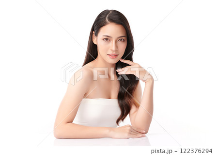 Beautiful young asian woman with clean fresh skin on white background, Face care, Facial treatment, Cosmetology, beauty and spa, Asian women portrait. 122376294