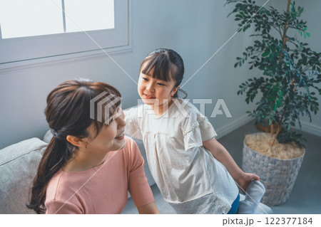 9歳の娘とママ 9歳の娘とママ 122377184