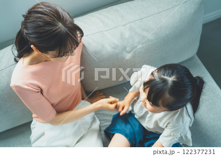 9歳の娘とママ 9歳の娘とママ 122377231