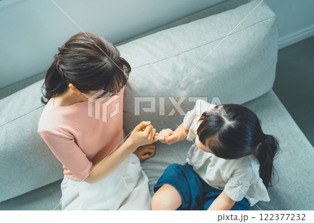 9歳の娘とママ 122377232