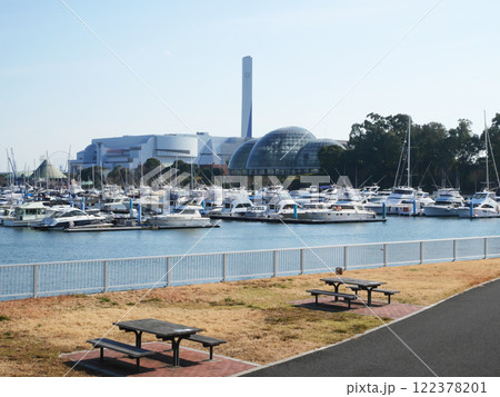 夢の島公園から見る夢の島マリーナ 122378201