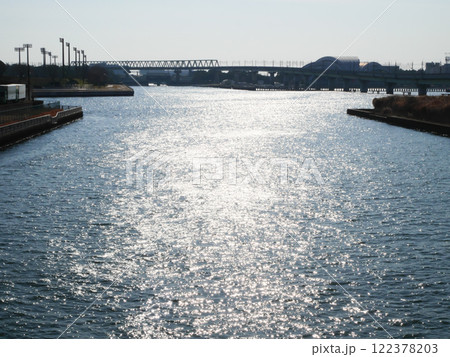 砂潮橋から見る東京景観｜夢の島・辰巳 122378203