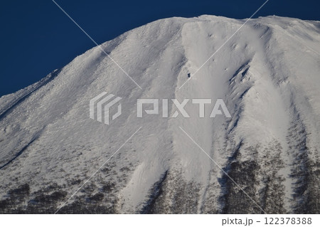 雪に覆われた大山山頂付近（西伯郡伯耆町） 122378388
