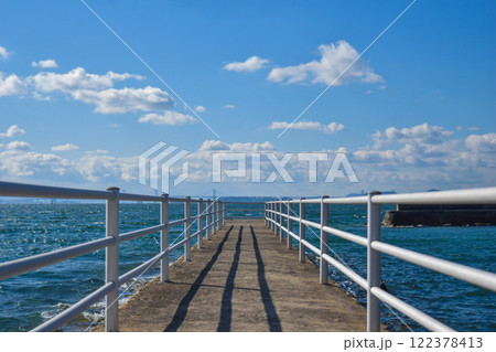 海へと続く道 海へと続く道 122378413