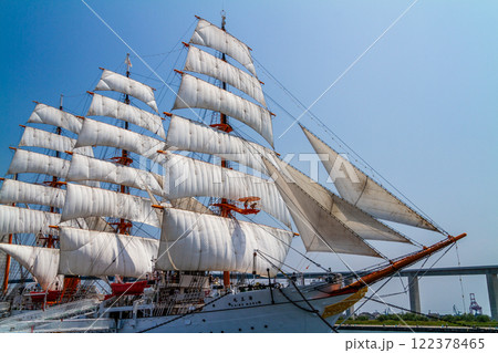 (とやまビューポイント)　初夏の海王丸パーク 総帆展帆 5月 122378465