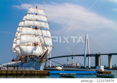 (とやまビューポイント)　初夏の海王丸パーク 総帆展帆 5月 122378474