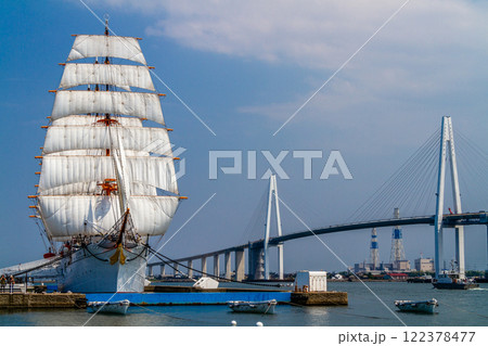 (とやまビューポイント)　初夏の海王丸パーク 総帆展帆 5月 122378477