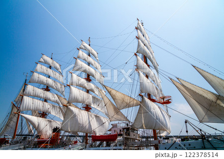 (とやまビューポイント)　初夏の海王丸パーク 総帆展帆 5月 122378514