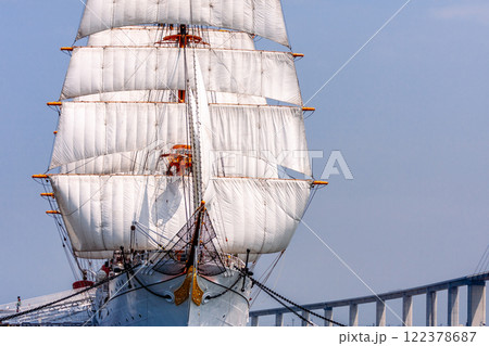 (とやまビューポイント) 初夏の海王丸パーク 総帆展帆 5月 (とやまビューポイント) 初夏の海王丸パーク 総帆展帆 5月 122378687