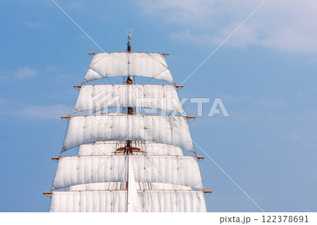 (とやまビューポイント)　初夏の海王丸パーク 総帆展帆 5月 122378691