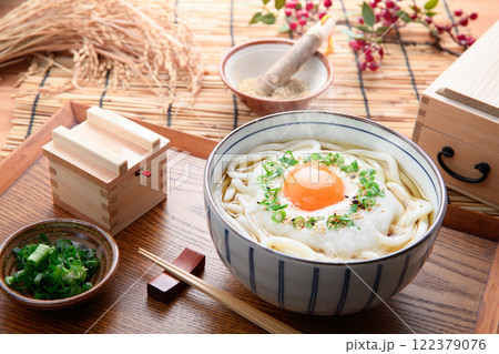滑らかで栄養満点! 月見とろろうどん ( 山かけうどん ) 滑らかで栄養満点! 月見とろろうどん ( 山かけうどん ) 122379076