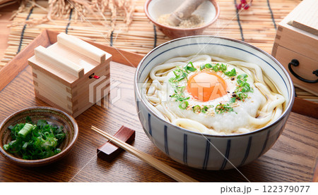 滑らかで栄養満点! 月見とろろうどん ( 山かけうどん ) 滑らかで栄養満点! 月見とろろうどん ( 山かけうどん ) 122379077