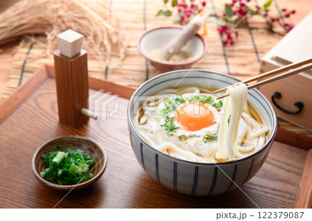 滑らかで栄養満点! 月見とろろうどん ( 山かけうどん ) 滑らかで栄養満点! 月見とろろうどん ( 山かけうどん ) 122379087