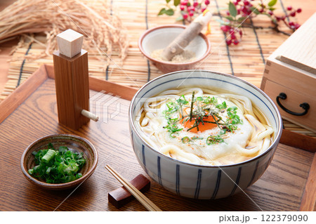 滑らかで栄養満点! 月見とろろうどん ( 山かけうどん ) 滑らかで栄養満点! 月見とろろうどん ( 山かけうどん ) 122379090