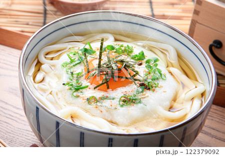 滑らかで栄養満点! 月見とろろうどん ( 山かけうどん ) 滑らかで栄養満点! 月見とろろうどん ( 山かけうどん ) 122379092