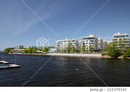 Modern Waterfront Apartments Offering Scenic Views and a Picturesque Living Experience 122379142