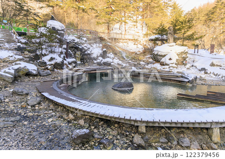 草津温泉　西の河原公園　冬 122379456