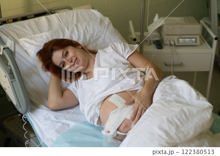 Pregnant woman in the delivery room of the maternity hospital.  122380513