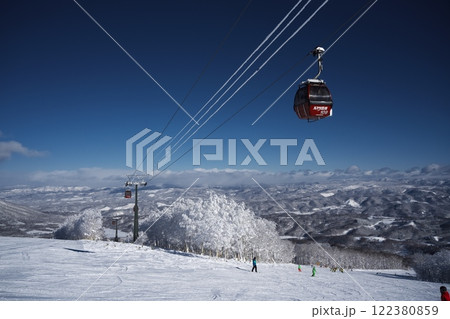 冬のルスツリゾートスキー場　イーストゴンドラ2号線 122380859